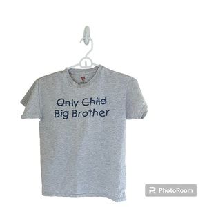 ◽️HANES: Boy’s size M, light gray “Only child/big brother” short sleeve shirt◽️